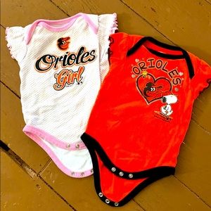 Orioles Bodysuits sz. 6-9m
